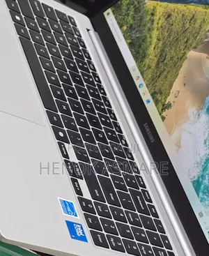 New Laptop Samsung Galaxy Book 2 16GB Intel Core 7 SSD 512GB