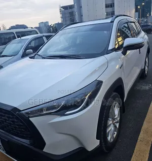 Toyota Corolla Cross Hybrid 2023