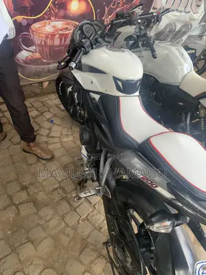 Bajaj Pulsar NS 200 2021 White