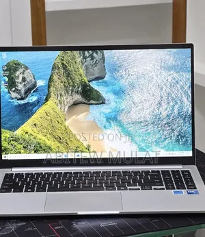 New Laptop Samsung Galaxy Book4 16GB Intel Core Ultra 7 SSD 512GB