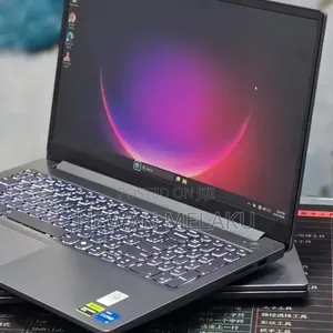 New Laptop Lenovo LOQ 15AHP10 12GB Intel Core i5 SSD 512GB