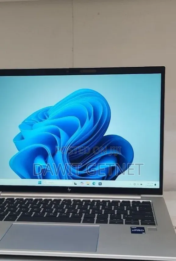 New Laptop HP EliteBook 830 G8 16GB Intel Core i5 SSD 512GB