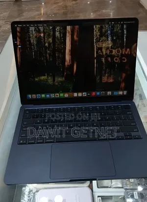 New Laptop Apple MacBook Air 2025 M4 16GB Apple M4 SSD 256GB