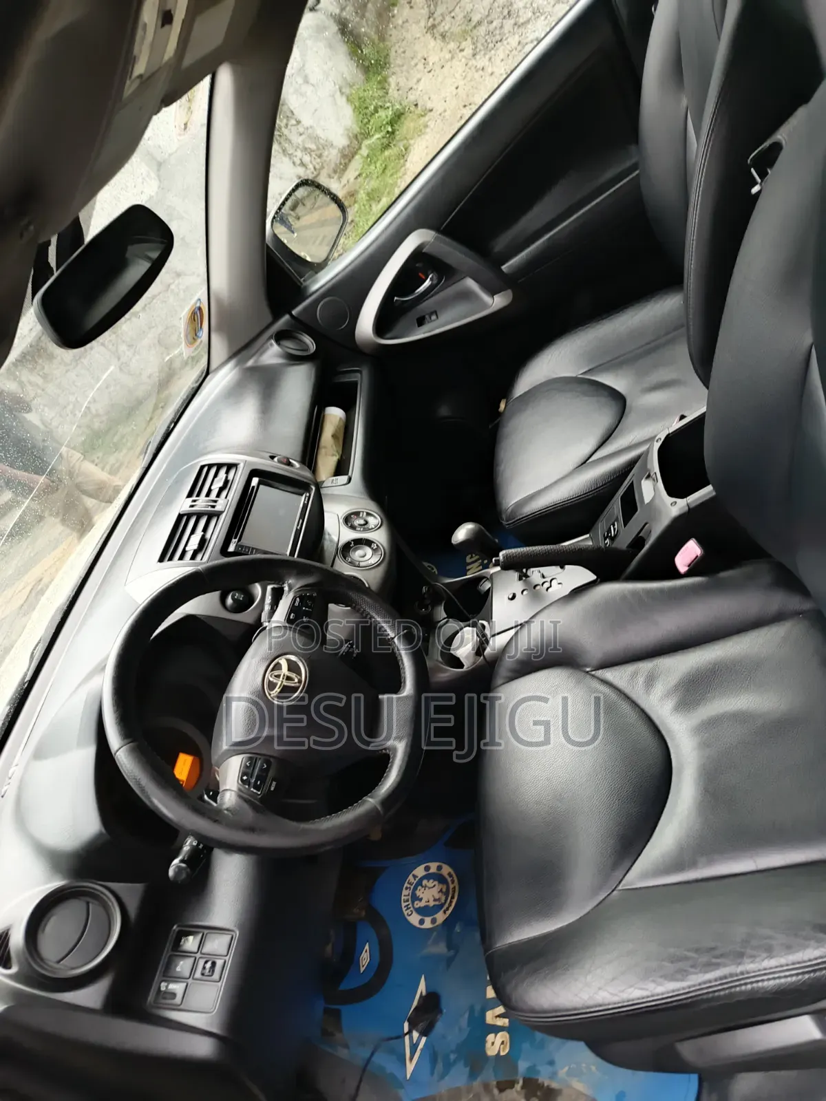 Toyota RAV4 2010 Gold