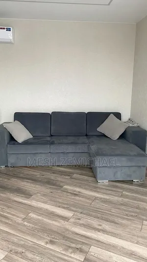ዘመናዊ ሶፋዎች እና አልጋ