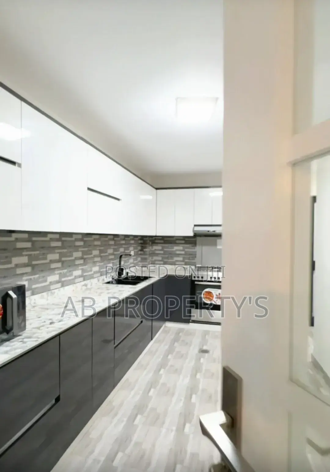 Furnished 3bdrm Apartment in ሳርቤት አፍሪካ ህብረት, Kirkos for sale