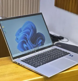 New Laptop HP EliteBook 840 G10 16GB Intel Core i7 SSD 512GB