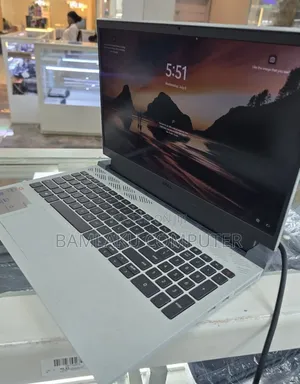 New Laptop Dell G15 5510 16GB Intel Core i7 SSD 512GB