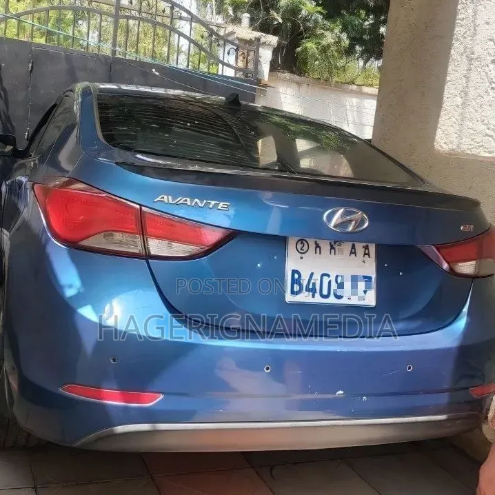 Hyundai Avante 2014 Blue