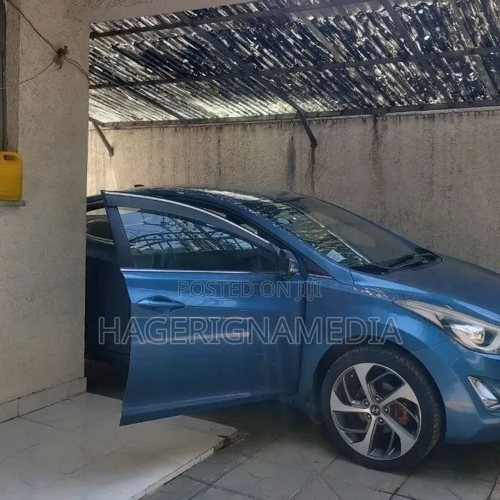 Hyundai Avante 2014 Blue