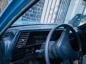 Nissan Sunny 1990 Blue