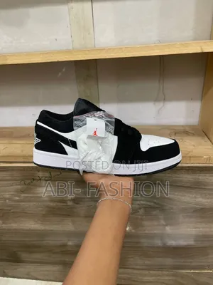 Nike Air Jordan 1 Low "Panda" White Mid Sole