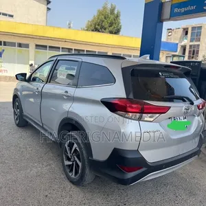 Toyota Rush 2022 Silver