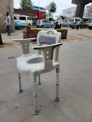 Bathing and Toileting Chair宮改non-Slip,Non-Marking Ferrules on Each Leg