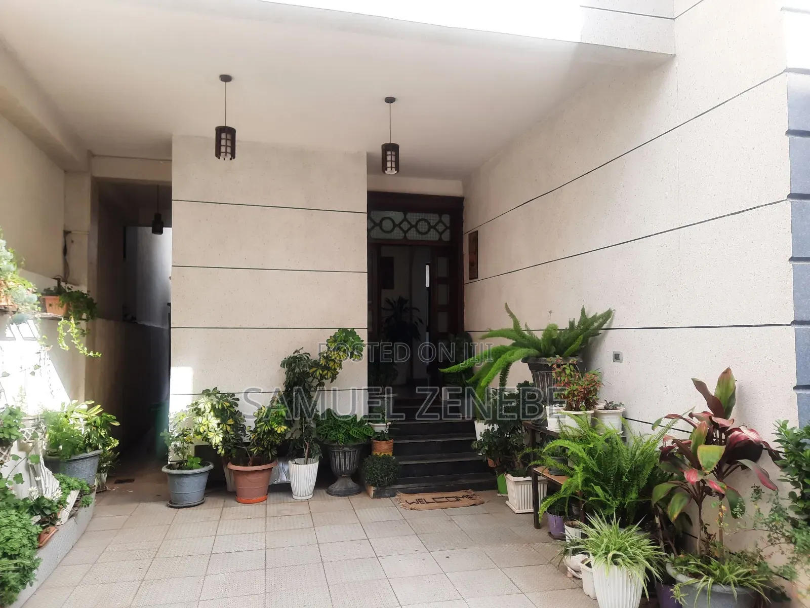 Furnished 10bdrm House in Yeka for sale