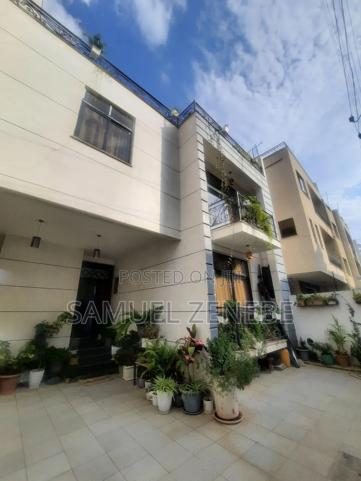 Furnished 10bdrm House in Yeka for sale