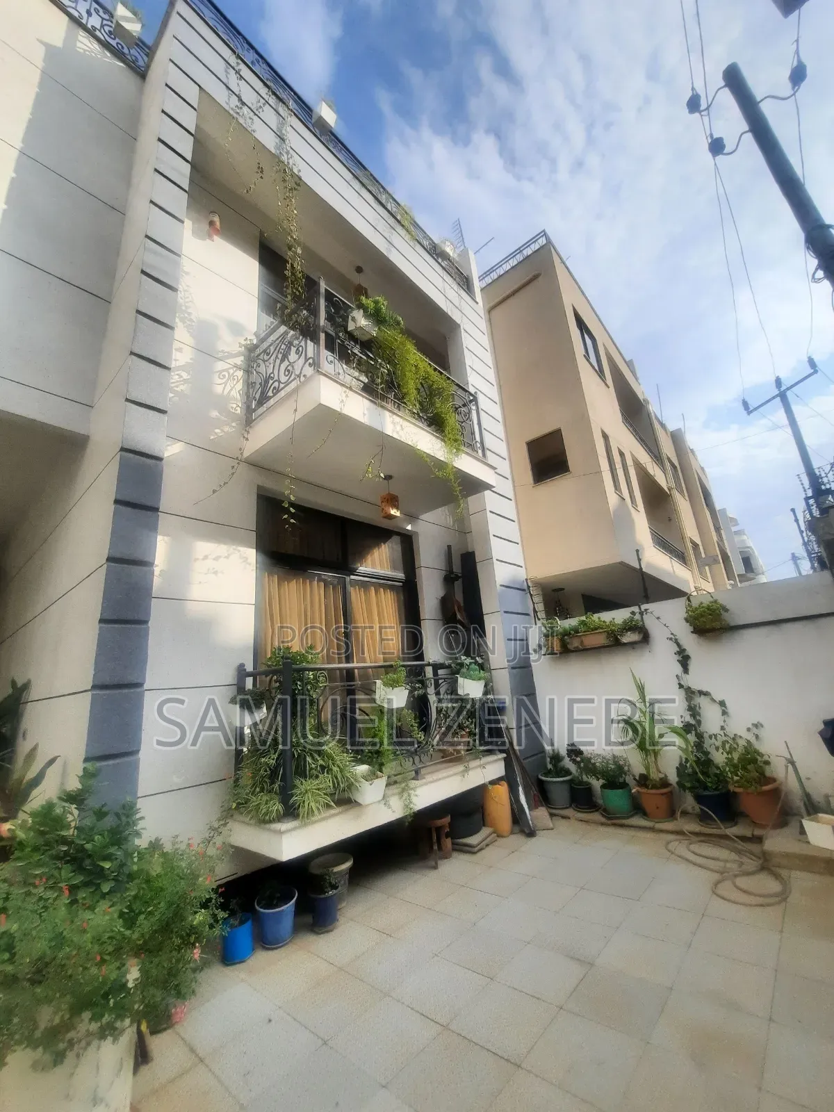 Furnished 10bdrm House in Yeka for sale