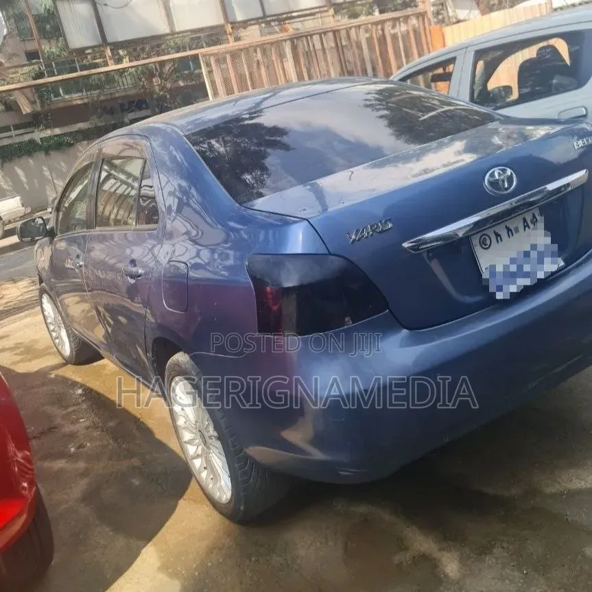 Toyota Yaris 2010 Blue