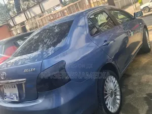 Toyota Yaris 2010 Blue