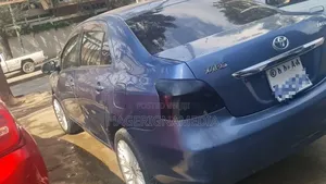 Toyota Yaris 2010 Blue