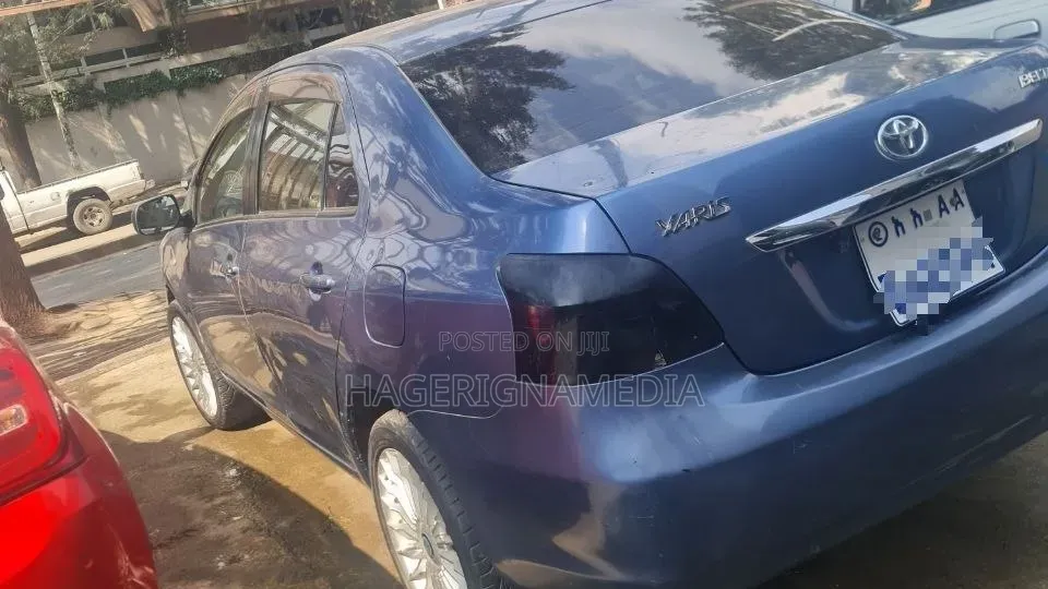Toyota Yaris 2010 Blue
