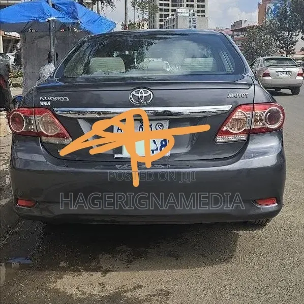 Toyota Corolla 2012 Gray