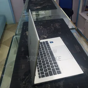 New Laptop HP EliteBook 840 G10 16GB Intel Core i7 SSD 512GB