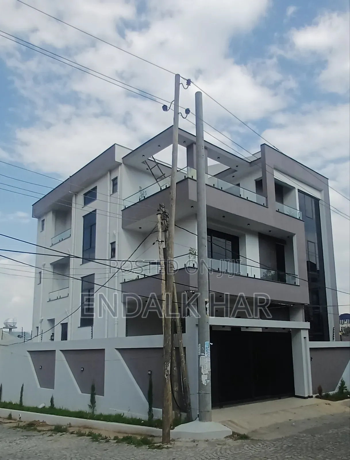 6bdrm House in ጅ+2, Bole for sale