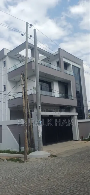 6bdrm House in ጅ+2, Bole for sale
