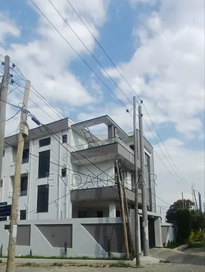 6bdrm House in ጅ+2, Bole for sale
