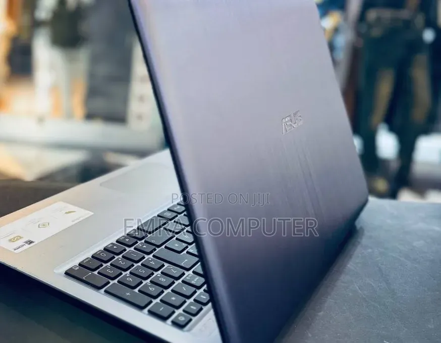 New Laptop Asus 4GB Intel Core i3 SSD 1T