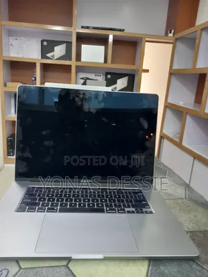 New Laptop Apple MacBook Pro 2019 32GB Intel Core i9 SSD 1T