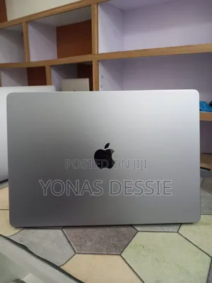 New Laptop Apple MacBook Air 2024 M3 8GB SSD 512GB