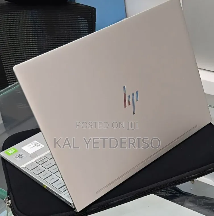 New Laptop HP Envy 13t 8GB Intel Core i5 SSD 512GB