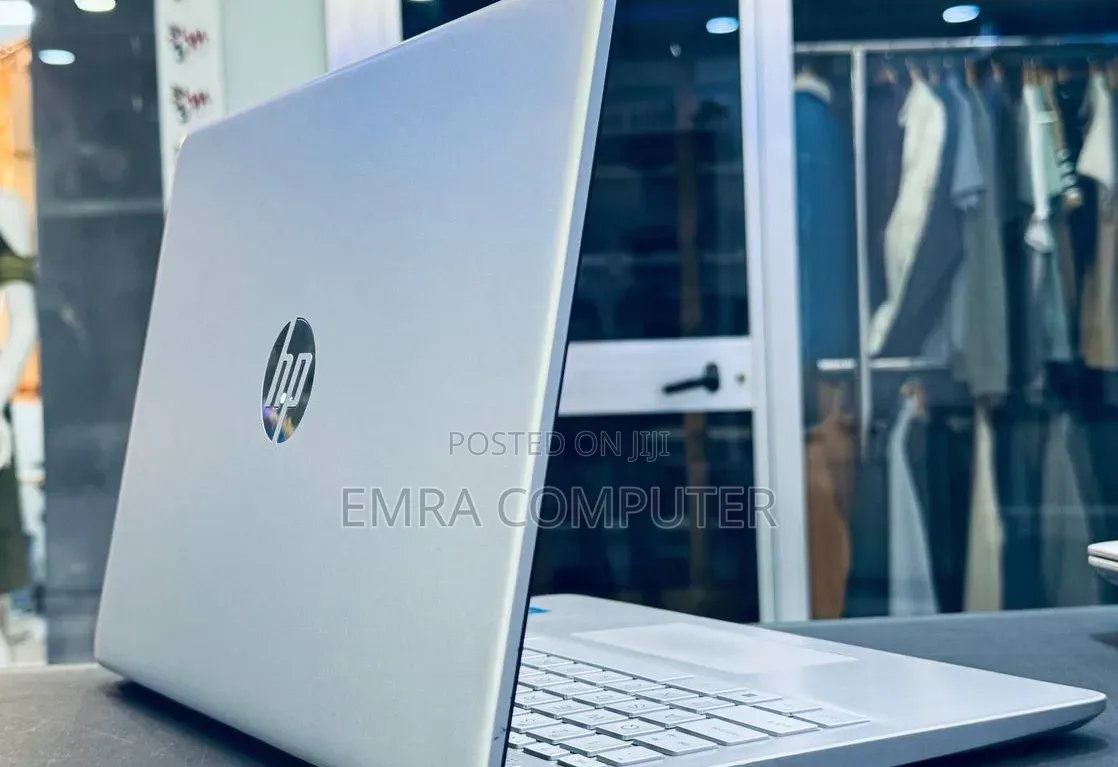 New Laptop HP 8GB Intel Core i5 SSD 256GB
