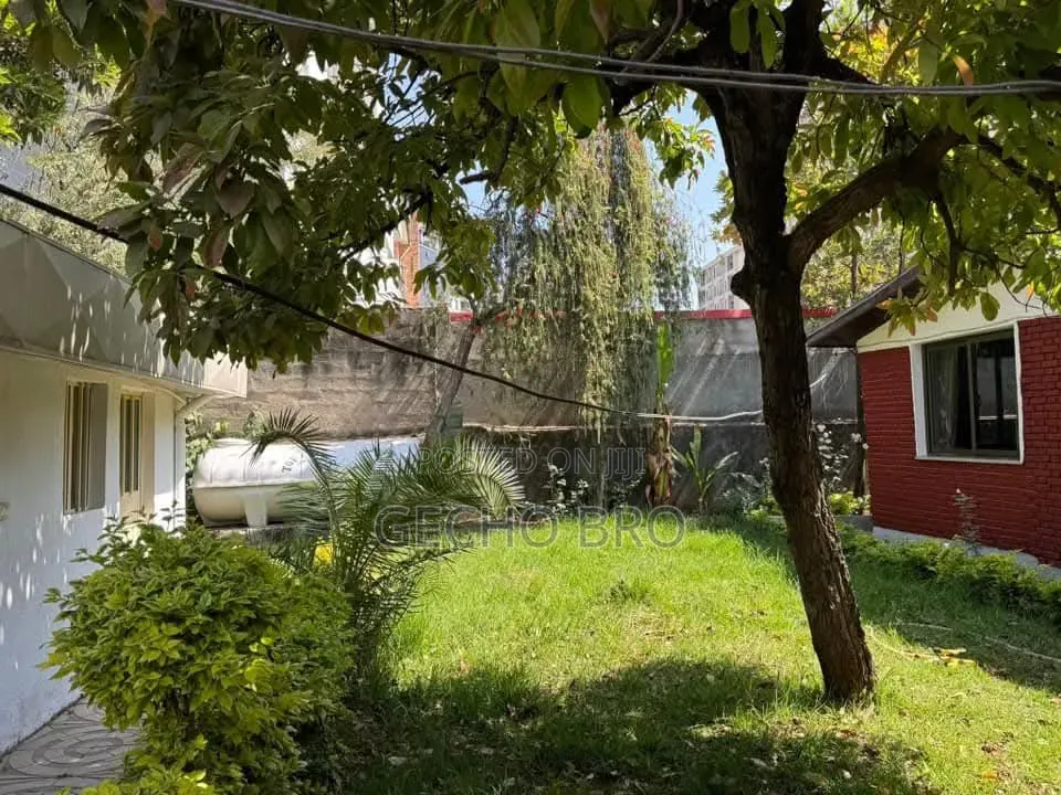 Furnished 4bdrm House in Bole for sale