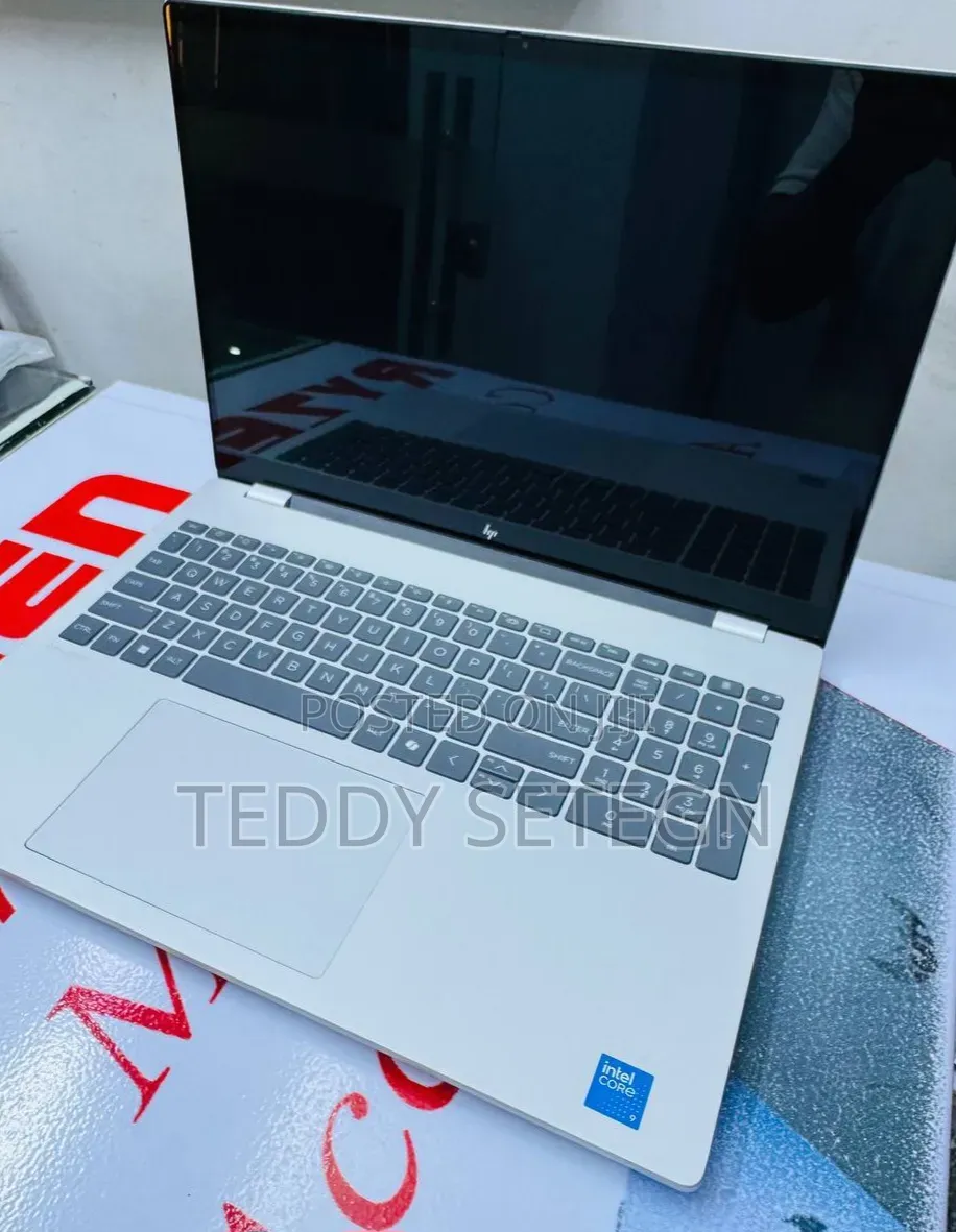 New Laptop HP Pavilion 15 8GB Intel Core i7 SSD 16 GB
