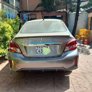 Mitsubishi Attrage 2022 Gray
