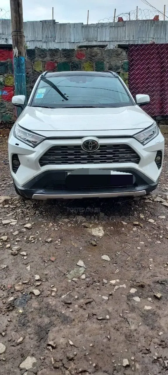 Toyota RAV4 2019 White