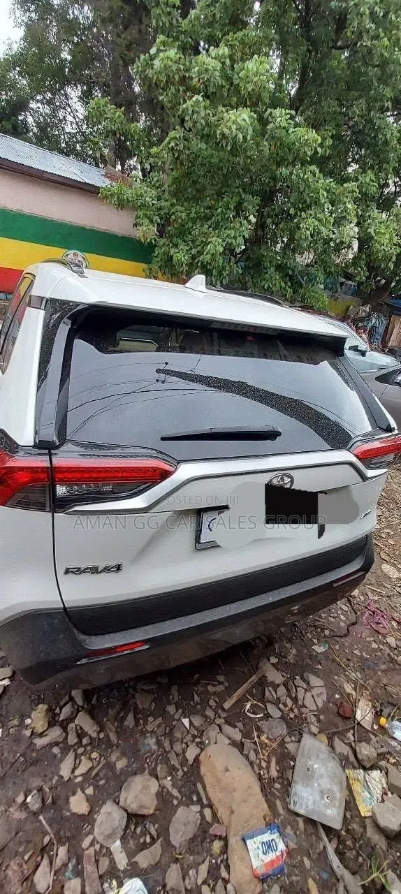 Toyota RAV4 2019 White