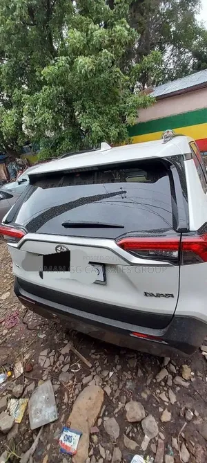 Toyota RAV4 2019 White
