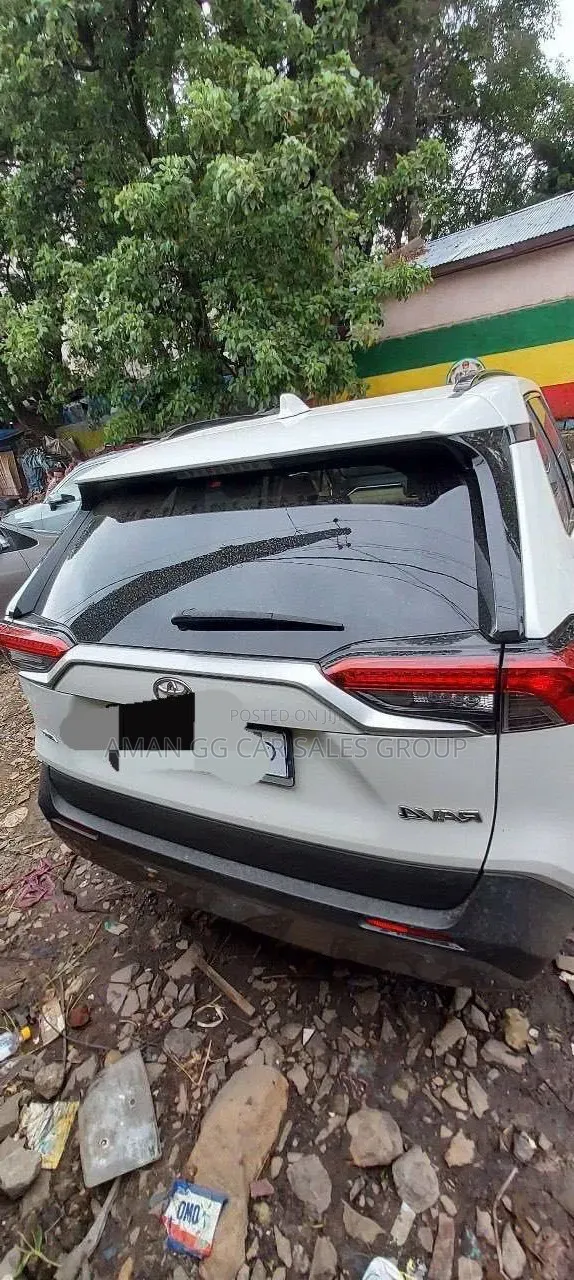 Toyota RAV4 2019 White