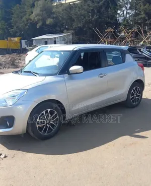 Suzuki Swift 2022 Silver
