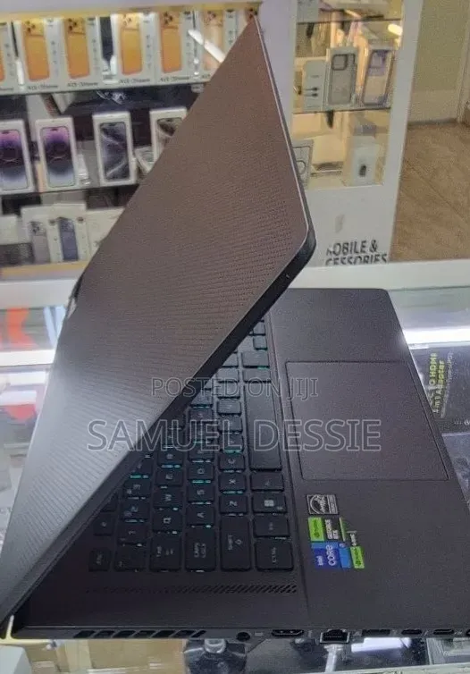 New Laptop Asus ROG Zephyrus G15 16GB Intel Core i7 SSD 512GB