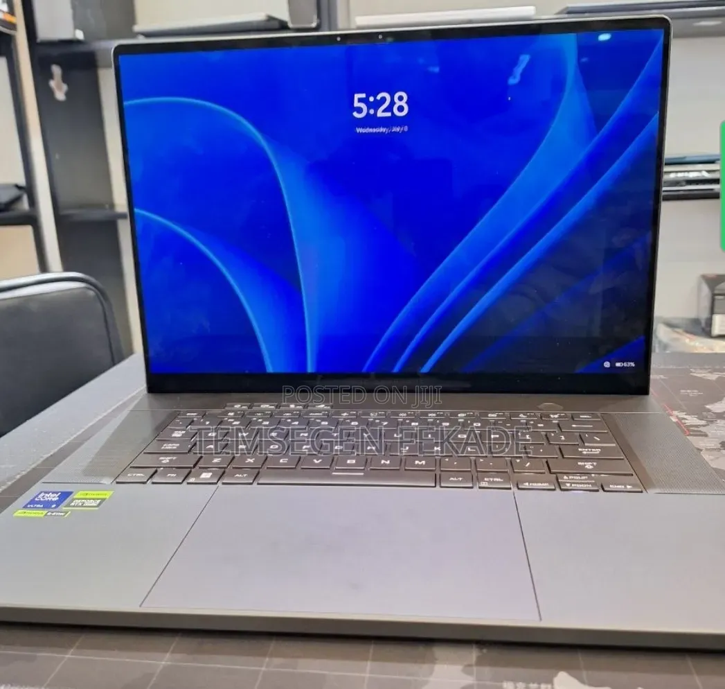 New Laptop Asus ROG Zephyrus G16 16GB Intel Core Ultra 9 SSD 1T