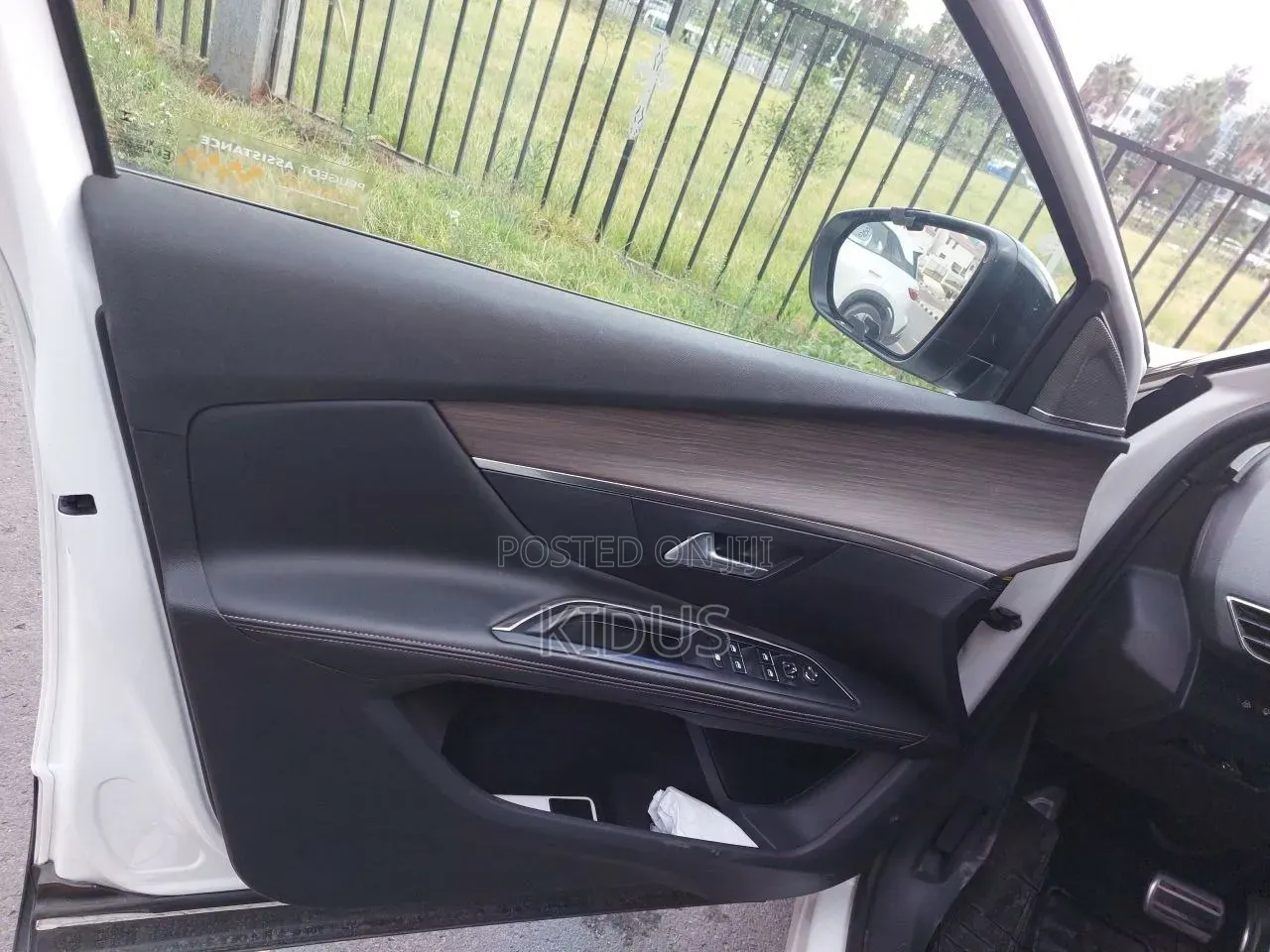 Peugeot 2008 2021 White