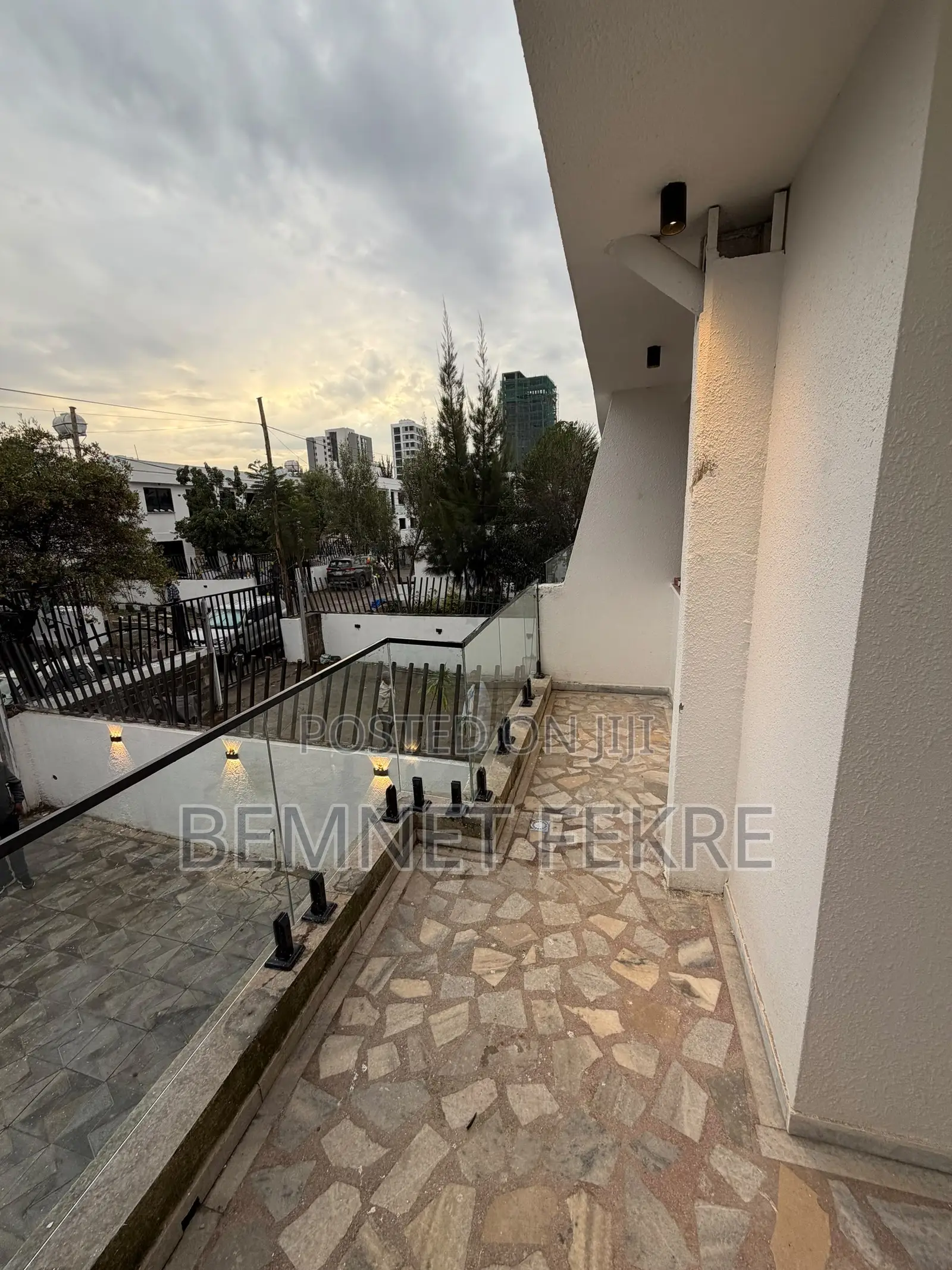 5bdrm House in Home, Bole for rent