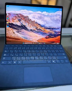 New Laptop Microsoft Surface 8GB Intel Core i5 SSD 256GB