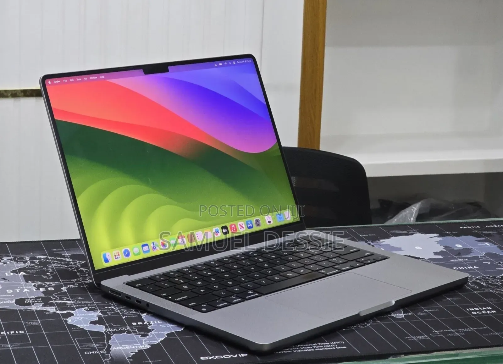 New Laptop Apple MacBook Pro 2023 M3 8GB Apple M3 Pro SSD 512GB