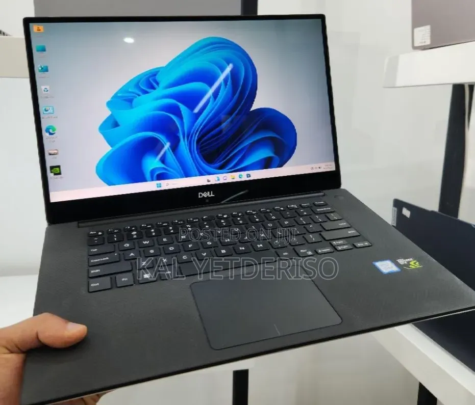New Laptop Dell XPS 15 16GB Intel Core i7 SSD 512GB
